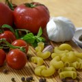 Recept za pikantnu testeninu sa hrskavim ivicama koji je osvojio društvene mreže