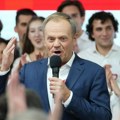 Izbori u Poljskoj: Vladajuća stranka vodi, ali nema većinu; Tusk proglasio pobedu