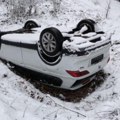 Auto se prevrnuo na krov kod tare Sneg napadao za 10 minuta, veruje se da je ovo uzrok nezgode