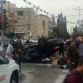 Ministar izraela doživeo udes: Automobil završio na krovu, stvari iz vozila rasute po putu (video)