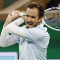 Umalo šok: Medvedev posle drame "lansiran" u polufinale!