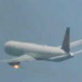 Drama na nebu iznad pacifika! Zapalio se motor aviona, piloti proglasili vanredno stanje! Snimak ledi krv u žilama! (video)