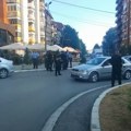 Novi talas represije! Kurtijeva policija hapsi Srbe na javnom skupu u Mitrovici