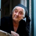 "Poslednja kraljica Skane": Kako je 95-godišnja žena u narodnoj nošnji postala turistička atrakcija u Italiji