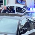 Šta je ovo sa crnim hronikama danas?! Jedna osoba izbodena nožem ispred škole