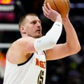 Nikola Jokić pokazao "Bejbi" Šengunu ko je tata! Monstruozna partija i umalo tripl-dabl, Denver srušio Hjuston