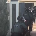 Specijalci upadaju u luksuznu vilu: Ovako su uhapšeni Srbi u Španiji, sefovi puni novca, u akciji palo 12 osoba (video)
