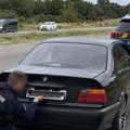 Vozač BMW-a mislio da ima idealan sistem za zaobilaženje kazni, ali…