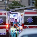 Muškarac teško povređen Strašna saobraćajna nesreća u Dobanovcima: Pretrčavao ulicu kada ga je pokosio BMW, doktori mu se bore…