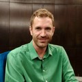 "Hteo-ne hteo moram da živim tu gde su deca" Momčilo Otašević o razvodu, poslu i privatnom životu - jedna reč ćerke ga je…