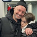 Reditelj (50) se oženio sa glumicom (18): Zaprosio je maloletnu, svi u šoku kad vide koliko liči na njegovu ćerku
