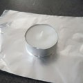 Trik koji je zaludeo internet! Ljudi masovno stavljaju aluminijumsku foliju oko sveća: Kada čujete zašto, probaćete i sami