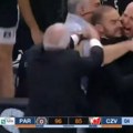 VIDEO Obradović udario vaspitnu navijaču i pobesneo zbog klupe Partizana: Pogledajte potez poštovanja prema Zvezdi