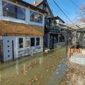Novosadsko vikend naselje Kamenjar brani se od poplave: Vikendaši podigli stvari i iselili se iz ugroženih objekata