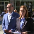 "Posle 74 dana od napada batinaša - nikom ništa": SSP ispred Skupštine Beograda sa fotografijama pripadnika obezbeđenja