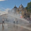 Haos u Marseju i Monpeljeu: Policija upotrebila vodene topove protiv demonstranata, 700 demonstranata pokušalo upad na…