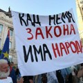 Protest u Novom Sadu: „Slobodo, tu smo“ ispred Gradske kuće