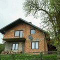 "Nije uspeo da dovrši vikendicu" Komšija Halida Bešlića otkrio šta je pevač radio pred smrt: Ostao je željan...