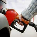 Srbiji nedostaje 216.000 tona sirove nafte mesečno: Potrebno 145 barži, moguće nestašice goriva i mahinacije, kaže SAT