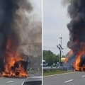 Stravična saobraćajna nesreća u Hrvatskoj: Odjekivale eksplozije, vozač izgoreo u kabini nakon udara u stub (video)
