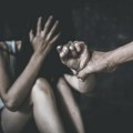 Davio bivšu, pesničio je, ugasio joj cigaretu ispod oka, pa je silovao: Kruševljanin kriv za jeziv zločin, robijaće 8 godina!…