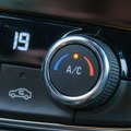 Neprijatni mirisi i vlaga u automobilu: Kako sami da očistite klima-uređaj?