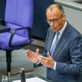 Merc brani reformski kurs vlade, opozicija oštro kritikuje
