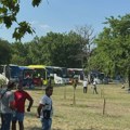 SRCE: Ko je dozvolio da se autobusima javnog prevoza dovoze mitingaši iz Kragujevca u Beograd?
