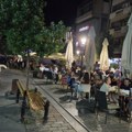 Kafa, razgovor i pogled u ekran: Kako su mobilni telefoni promenili druženja u kragujevačkim kafićima?