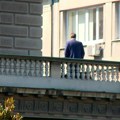 „Poslednji krug u Monci“: Urnebesni komentari na Vučićevu šetnju terasom