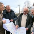 Vesić: U Bač ove godine uloženo više od dva miliona evra, gradićemo put za Odžake