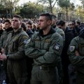 Grčki policajac umro u bolnici posle povreda zadobijenih u neredima navijača