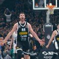 Kaminski niže trojke, Partizan vodi na poluvremenu (VIDEO)