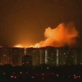 Serija eksplozija u Kijevu, gore fabrike: Rusi noćas napali elektroenergetsku mrežu širom Ukrajine krstarećim i…