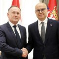 "Prijateljski razgovor" Premijer Vučević sastao se sa ambasadorom Mađarske u Srbiji (foto)