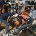 Napadnut izbeglički kamp Nusejrat: U izraelskom bombardovanju centralne Gaze ubijeno najmanje 50 ljudi: Žrtve uglavnom žene…