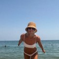 Skinula se kuma ane Ivanović: Fatalna plavuša u bikiniju pokazala zategnuto telo u četvrtoj deceniji (foto)