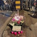 "Па шта" и даље убија: Новосађани одали пошту таксисти који је преминуо након саобраћајне несреће у Јеврејској (ФОТО и ВИДЕО)…