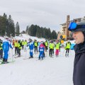 Pavlović obišao najbolje niške studente koje je grad odveo na skijanje