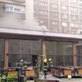 Bukti požar u centru Beograda! Gori poznati kafić, ljudi hitno evakuisani, crni dim kulja sa krova (video)