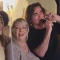 (Video) "Vino ne zna da smo nekad bili srećni par" Željko Mitrović peva na rođendanu bivše žene Hani: Zagrljeni