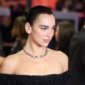Dua Lipa se nije udala u venčanici: Nakon tajnog venčanja u Londonu sledi spektakl, otkriveni svi detalji (foto)