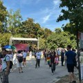 „Prajd marš“ u Beogradu: Počelo okupljanje učesnika, veliki broj policajaca u okolini parka Manjež