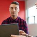 Strah od otkaza i sve veći pritisak na radnike: Kako veštačka inteligencija menja tržište rada u Srbiji