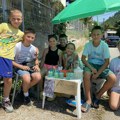 „Za dobru nadu pij našu limunadu“: Vasilijevi drugari u akciji za njegov prvi korak