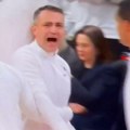 Besnog Srbina u NBA jedva smirili: Poludeo i urlao, pa dobio tehničku, saradnici morali da ga udalje od sudija (video)
