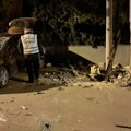 Teška nesreća u Beogradu, devojka se zakucala u kuću! Automobil smrskan, ona izašla, pa vikala da mora da ide jer žuri