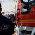 Izgoreo automobil na Voždovcu: Vatra zahvatila još jedno vozilo: Plamen je bio do 2. sprata (video)