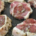 Muškarac u Teksasu dirao meso jagnjeta koje je iznenada uginulo i zarazio se antraksom