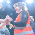 VIDEO Okupljeni studenti u Novom Pazaru poslali poruku mira
